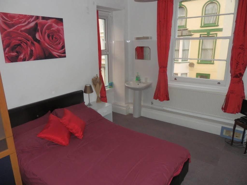 Ocean Backpackers Self-Catering Hostel إلفراكومبْ المظهر الخارجي الصورة
